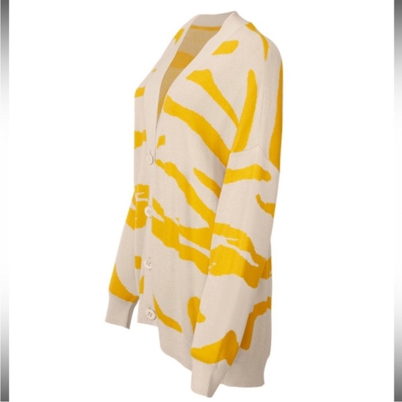 NWT CAbi #5836 Roar Cardigan Sweater Tiger Stripe size XL - Picture 4 of 13